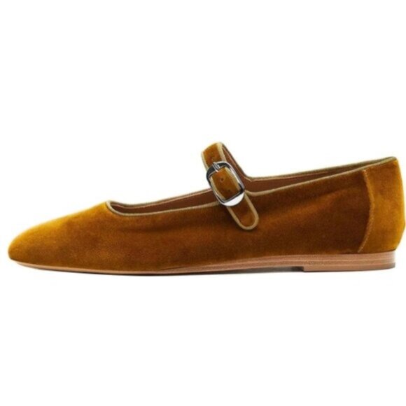Elegant Brown Velvet Flats - Picture 1 of 8